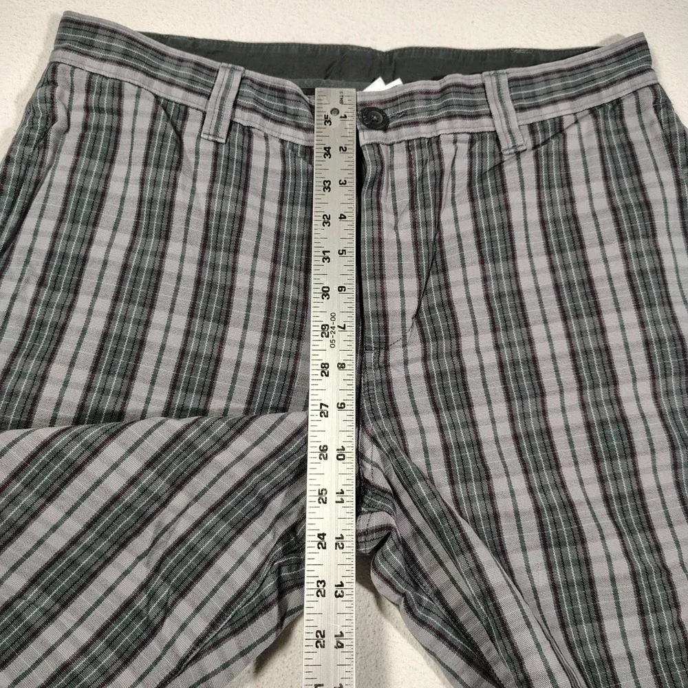 The North Face Shorts Mens 34 Grey Plaid Cotton Gorpcore Hiking Utility